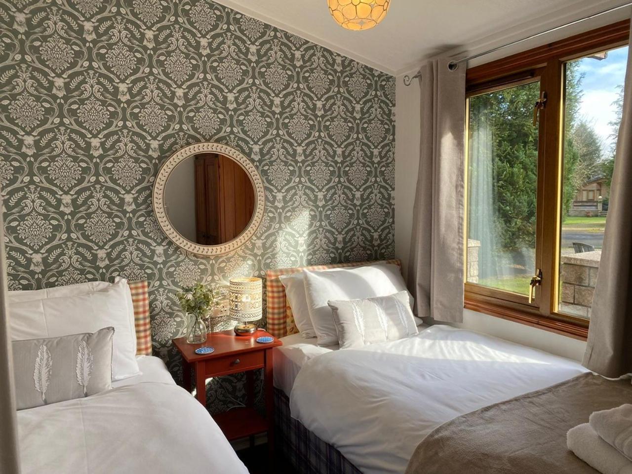 Walled Garden Lodges Loch Lomond Balloch Eksteriør billede